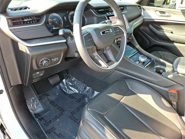 2025 Jeep Grand Cherokee Limited photo 14
