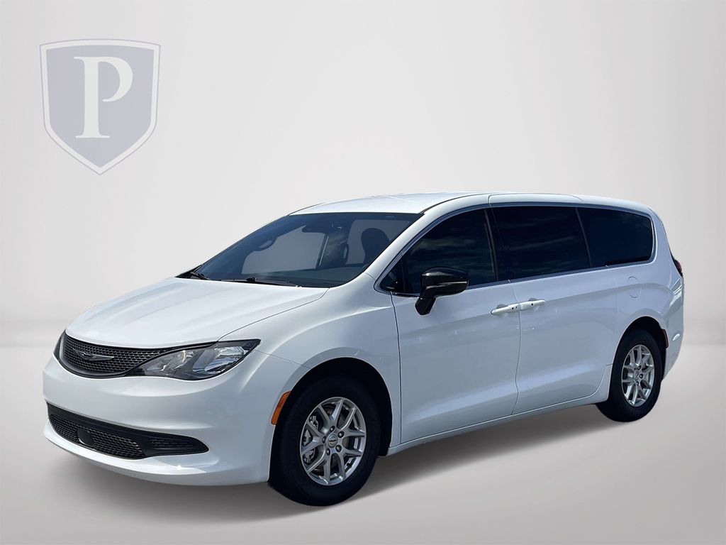 2025 Chrysler Voyager LX photo 3