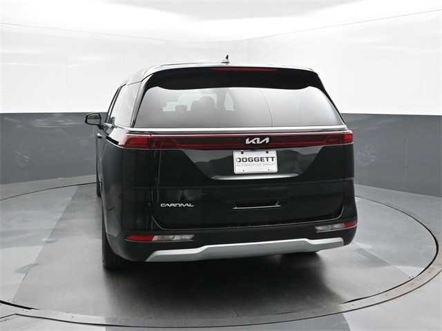 2024 Kia Carnival LX photo 7