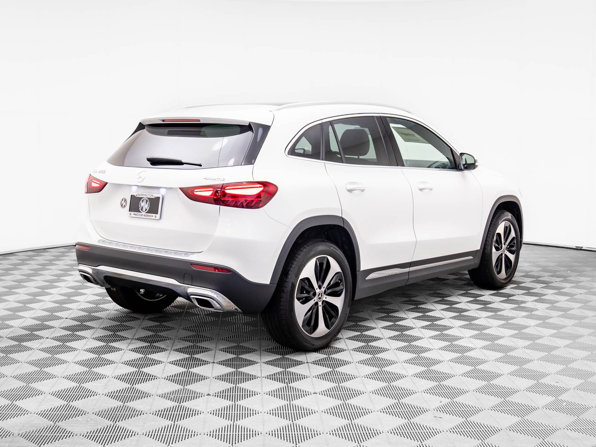 2026 Mercedes Benz GLA 250 4MATIC photo 4