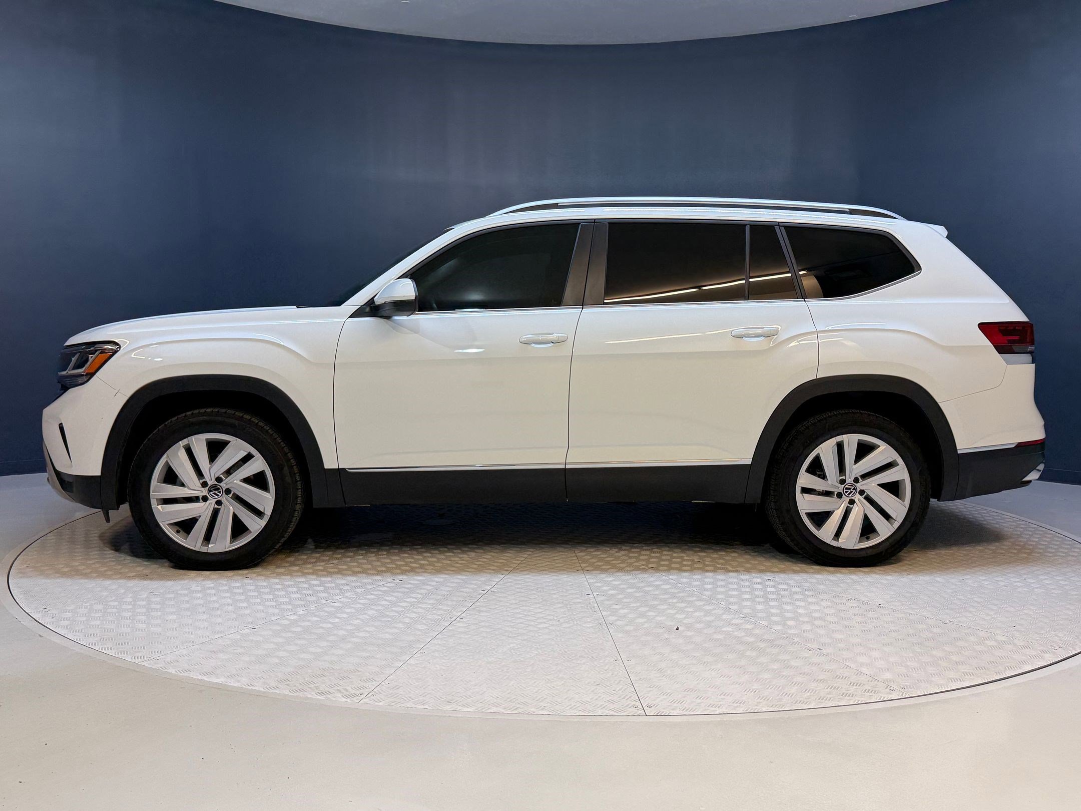 2021 Volkswagen Atlas V6 SEL photo 2