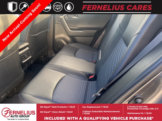 2019 Toyota RAV4 Hybrid XSE photo 3