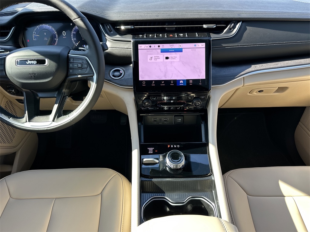 2025 Jeep Grand Cherokee Limited photo 13