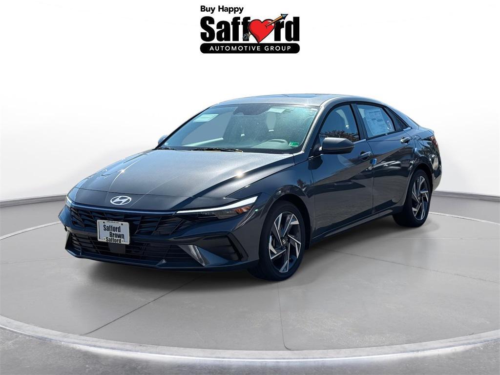 2025 Hyundai Elantra Limited's photo