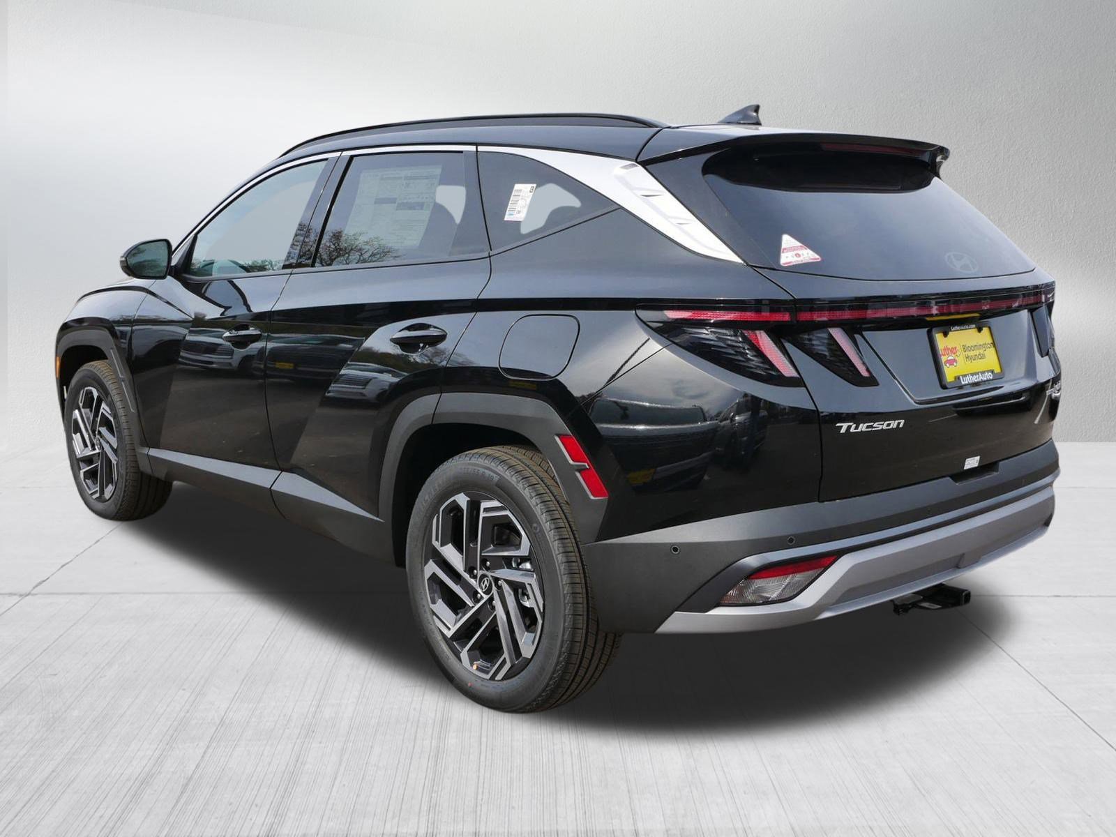 2026 Hyundai Tucson Hybrid Limited photo 3