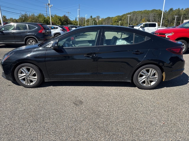 2019 Hyundai Elantra SEL photo 4