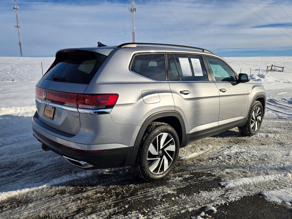 2025 Volkswagen Atlas SE Technology photo 2
