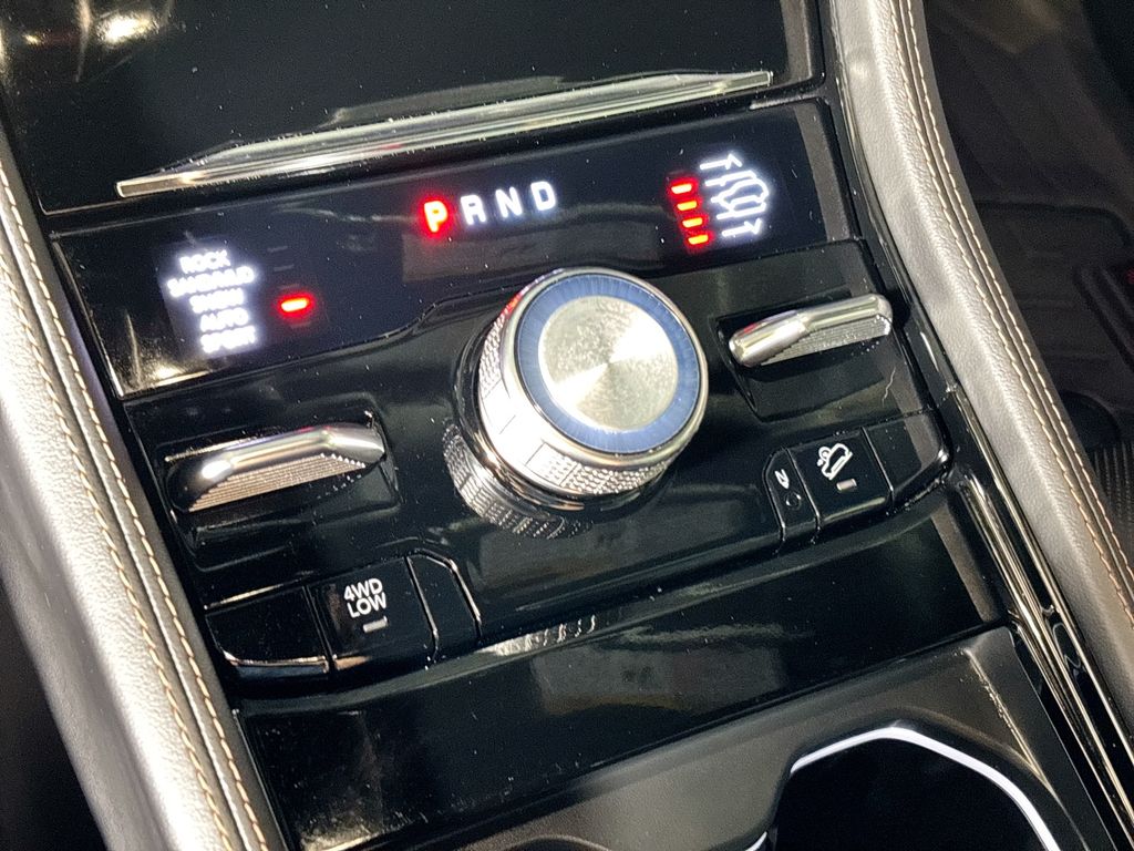 2022 Jeep Grand Cherokee Summit photo 11