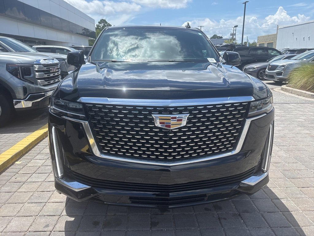 2023 Cadillac Escalade Premium Luxury photo 3