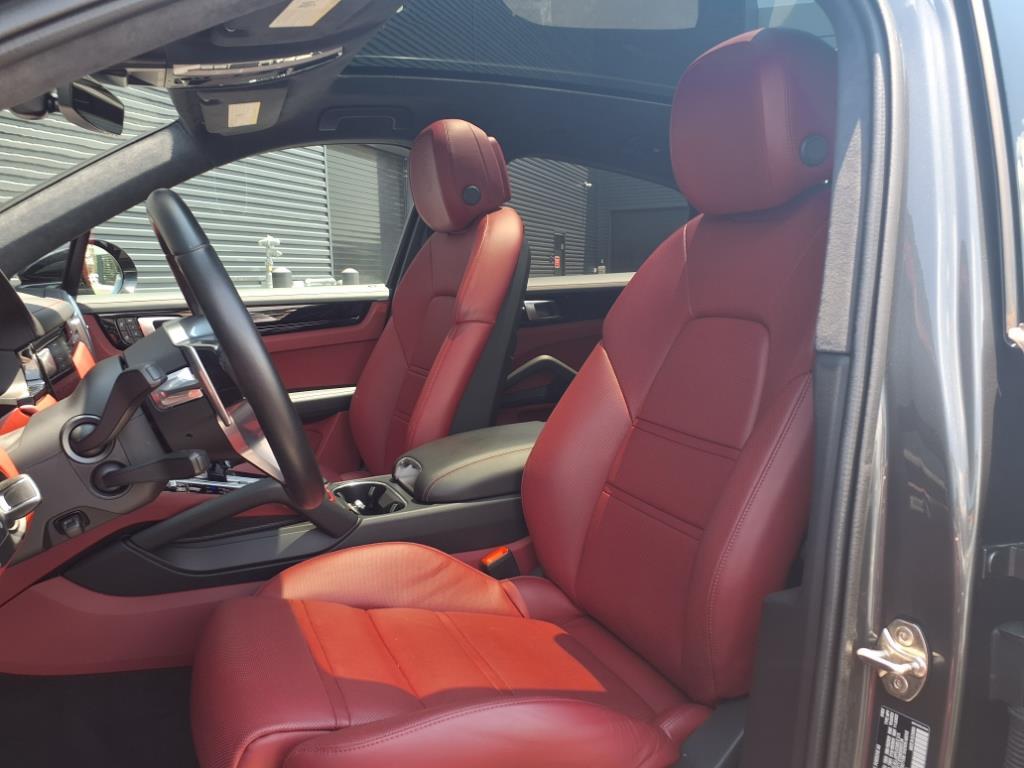 2022 Porsche Cayenne E-Hybrid Coupe photo 5