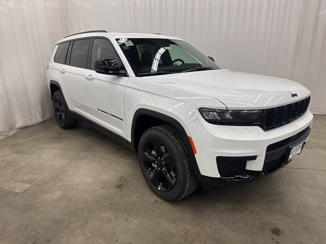 2025 Jeep Grand Cherokee L Altitude's photo