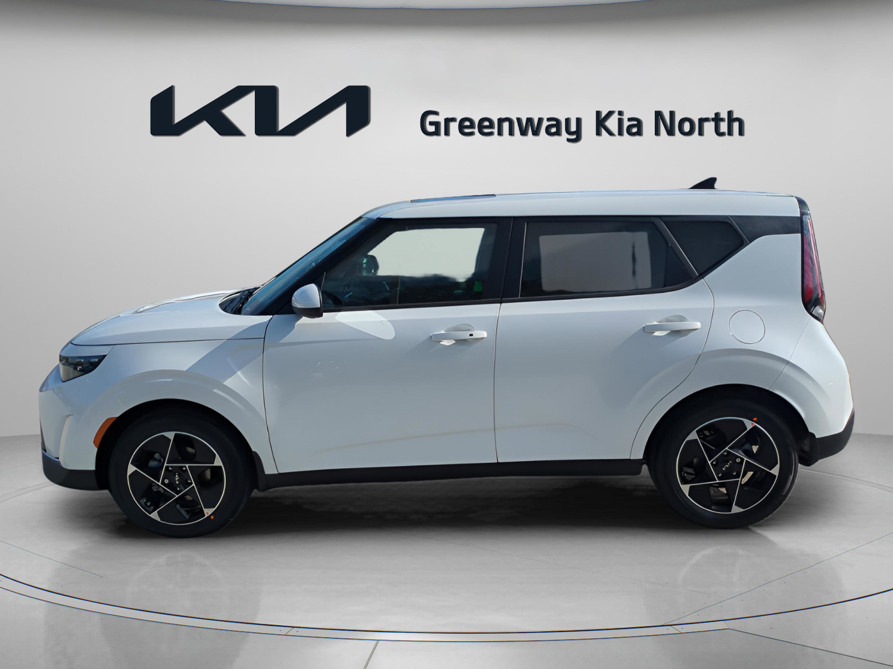 2025 Kia Soul EX photo 2