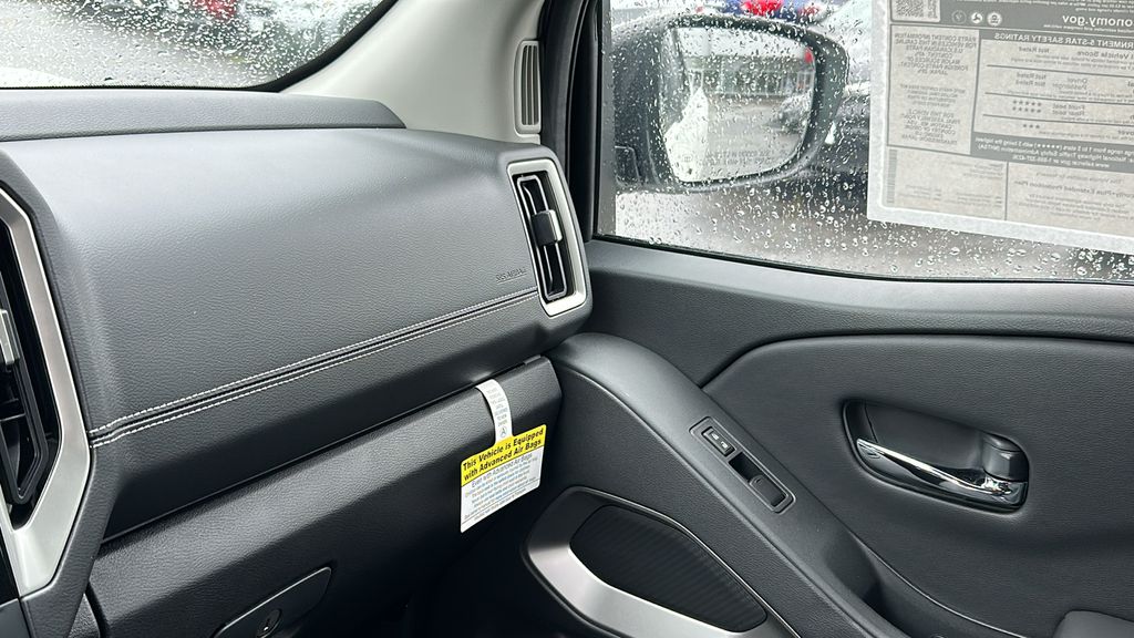 2025 Nissan Frontier SV photo 18