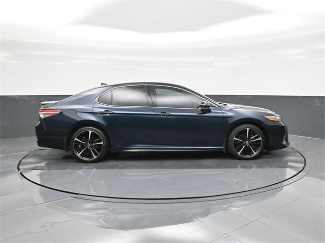 2019 Toyota Camry XSE photo 19