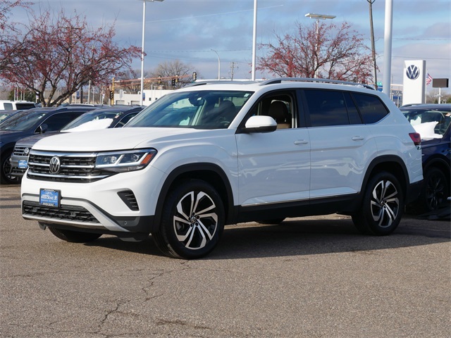2022 Volkswagen Atlas SEL photo 2