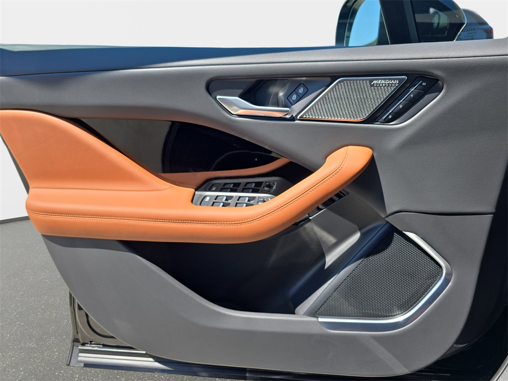 2024 Jaguar I-PACE HSE photo 27