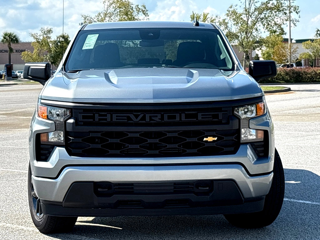 2025 Chevrolet Silverado 1500 Custom photo 2