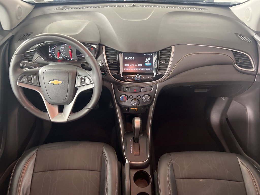 2017 Chevrolet Trax LT photo 2