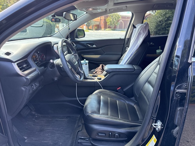 2017 Gmc Acadia Denali photo 2
