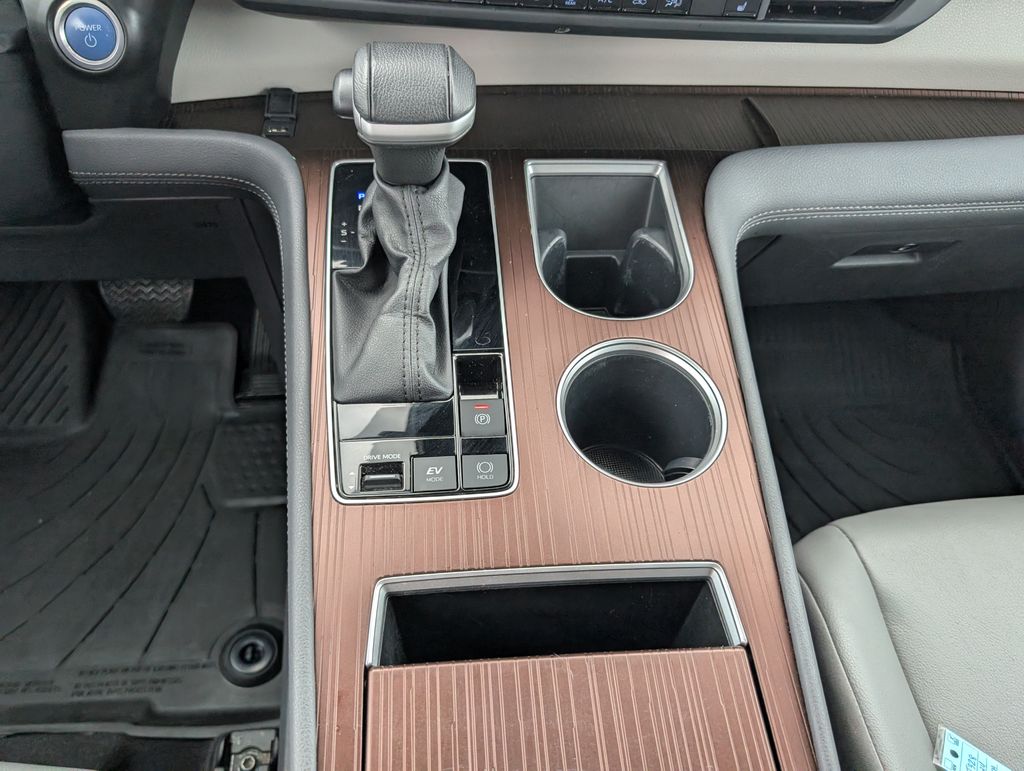 2024 Toyota Sienna XLE photo 21