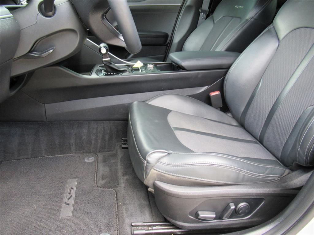 2022 Kia K5 GT-Line photo 16