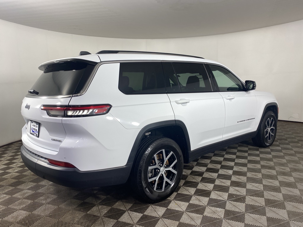 2023 Jeep Grand Cherokee Limited photo 2
