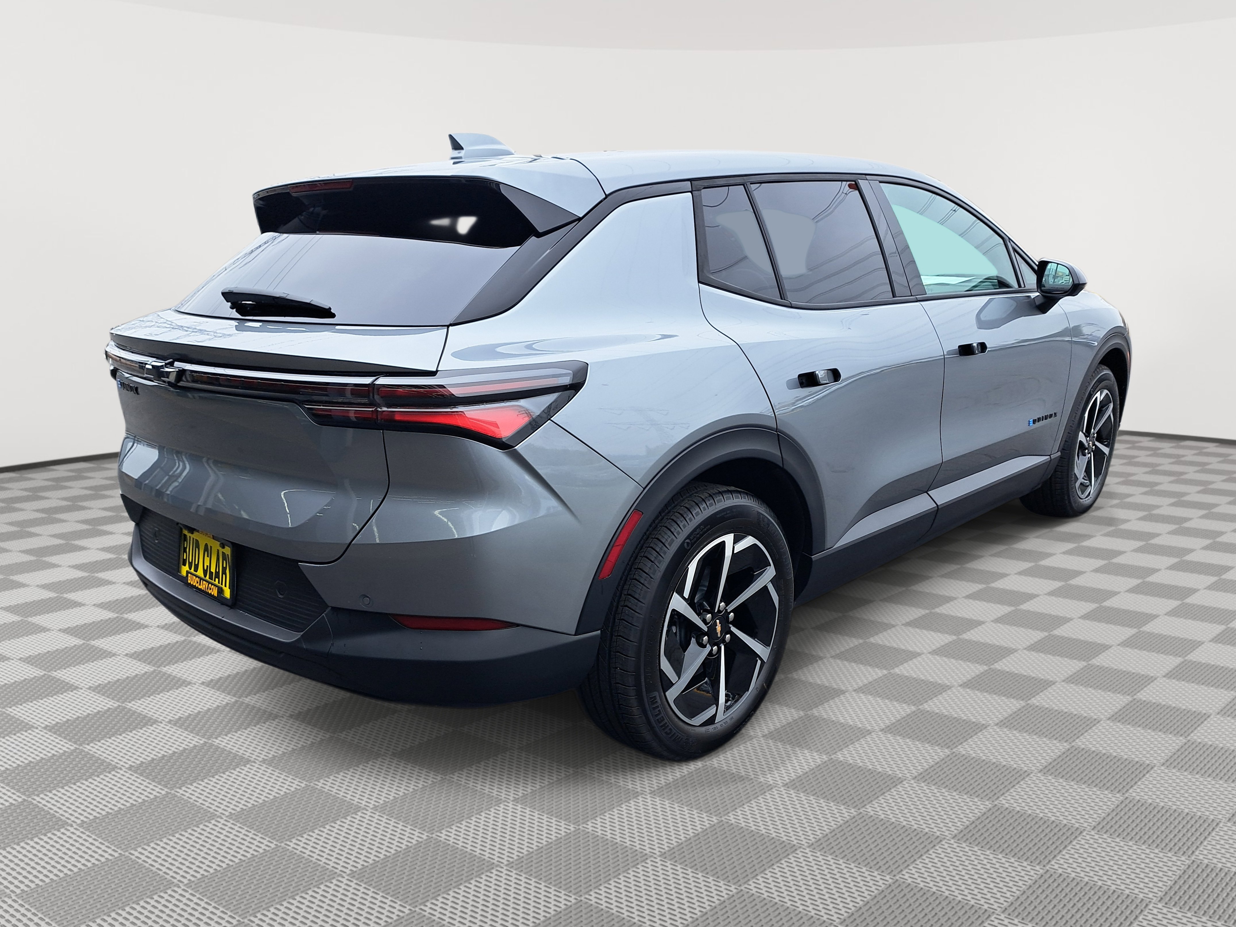 2025 Chevrolet Equinox EV 1LT photo 4