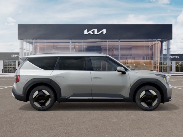 New 2026 Ivory Silver Kia Land image 7