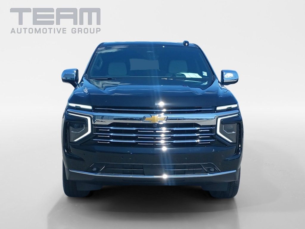 2025 Chevrolet Suburban Premier photo 2