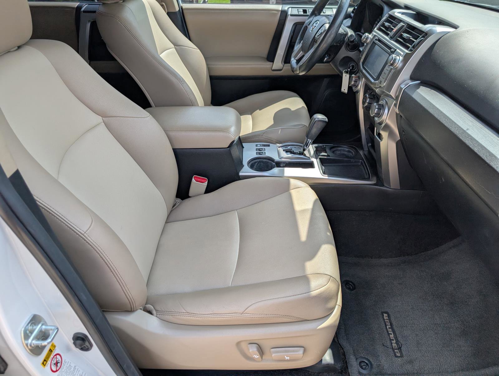 2015 Toyota 4Runner SR5 Premium photo 3