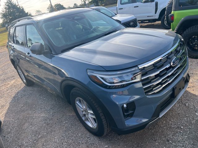 2026 Ford Explorer photo 3