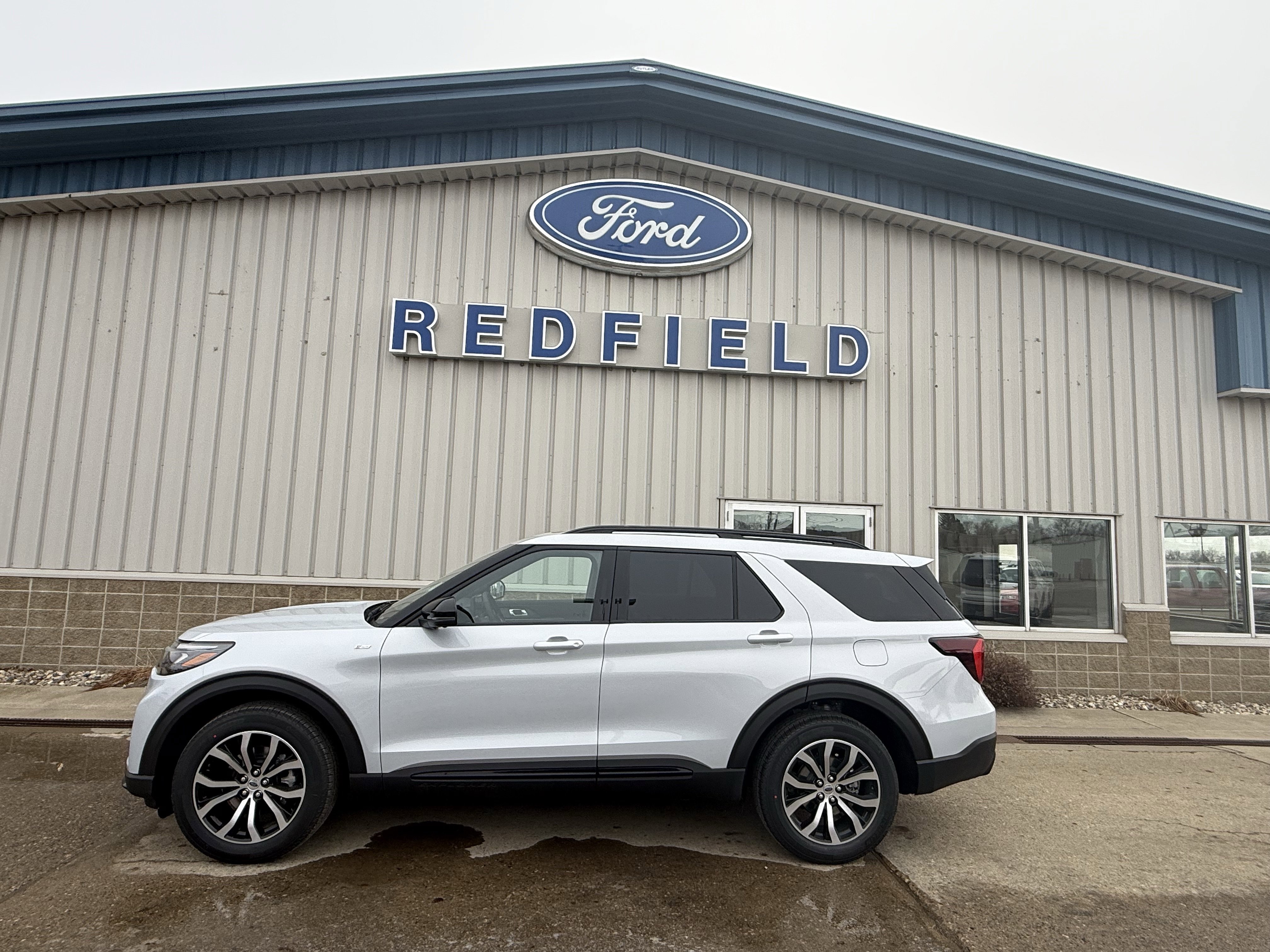 2026 Ford Explorer ST-LINE's photo