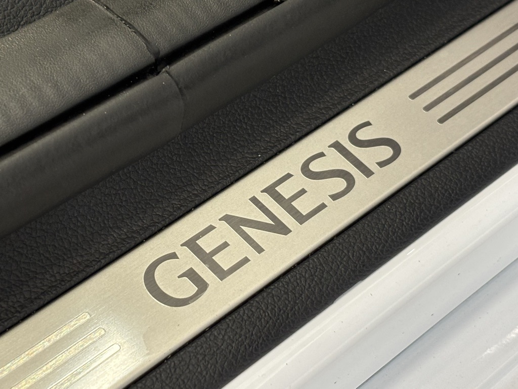 2025 Genesis G70 2.5T photo 13
