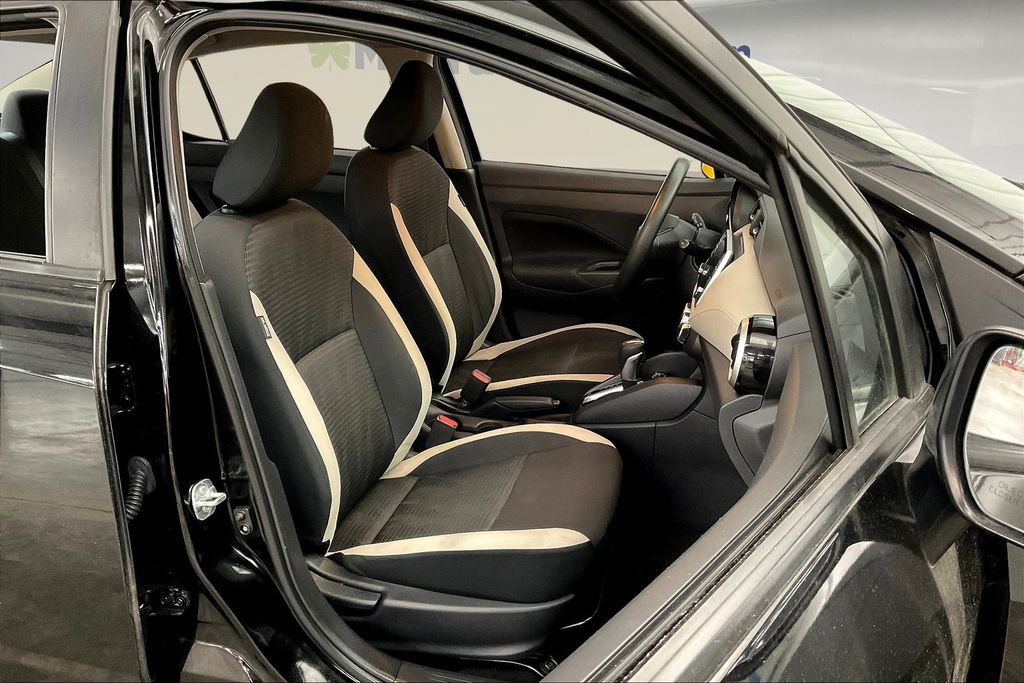 2021 Nissan Versa 1.6 SV photo 8