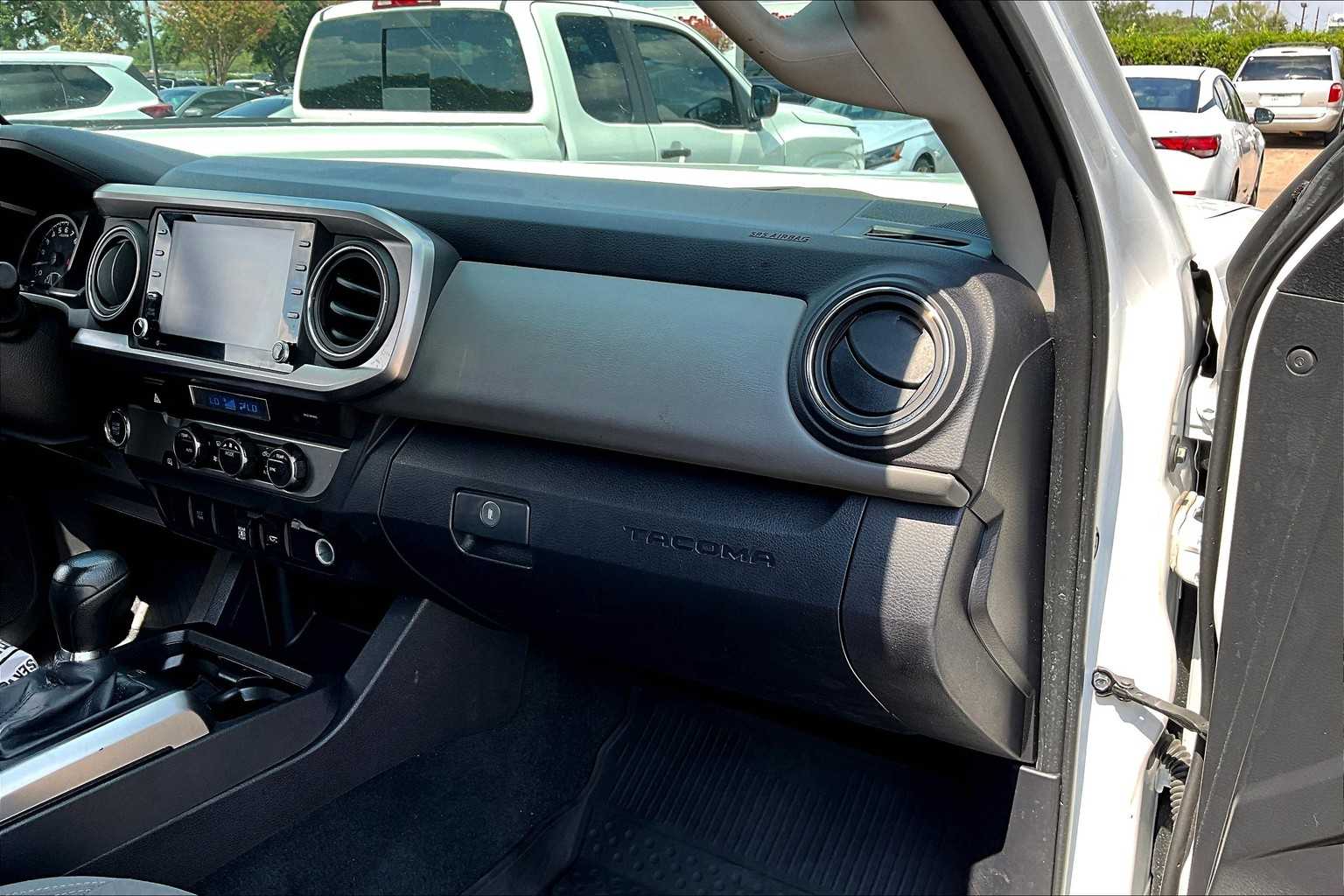 2023 Toyota Tacoma SR5 photo 17