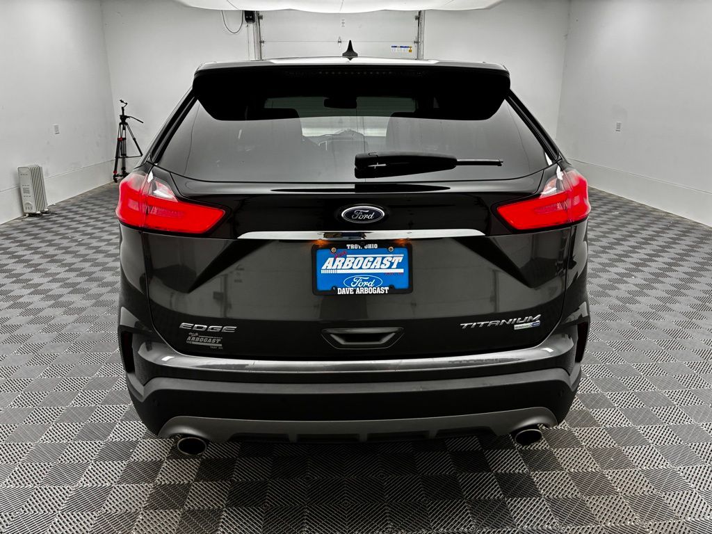 2020 Ford Edge Titanium photo 12