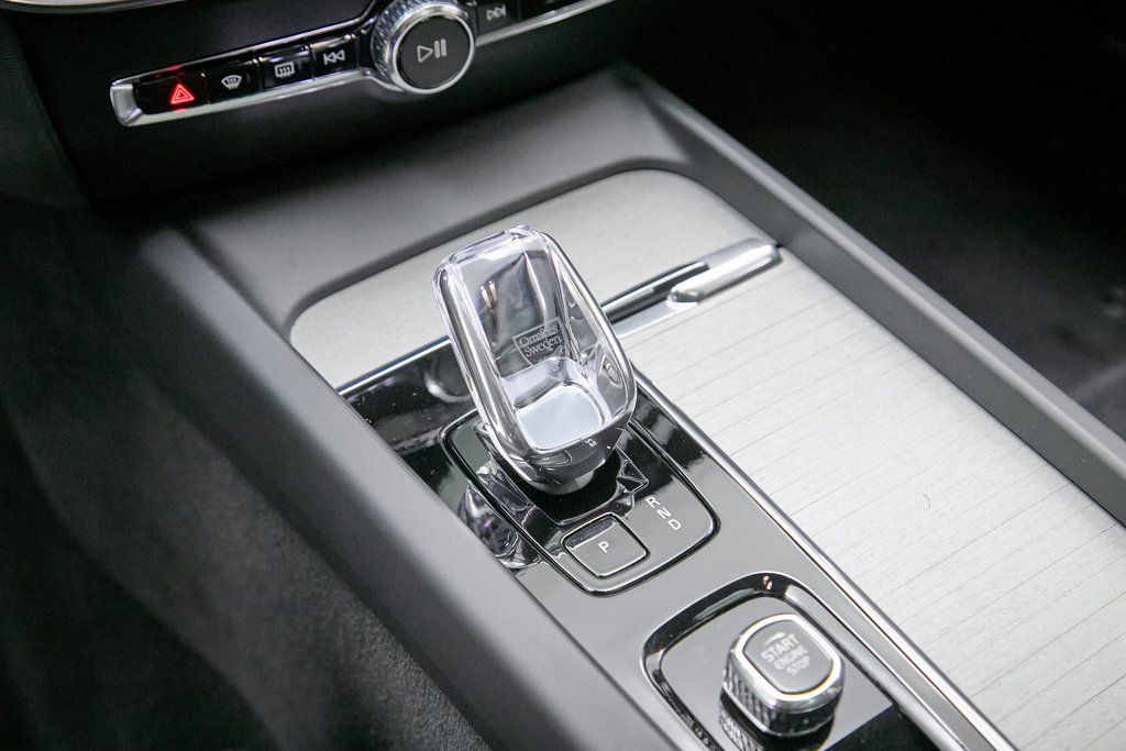 2024 VOLVO V60CC - Image 17