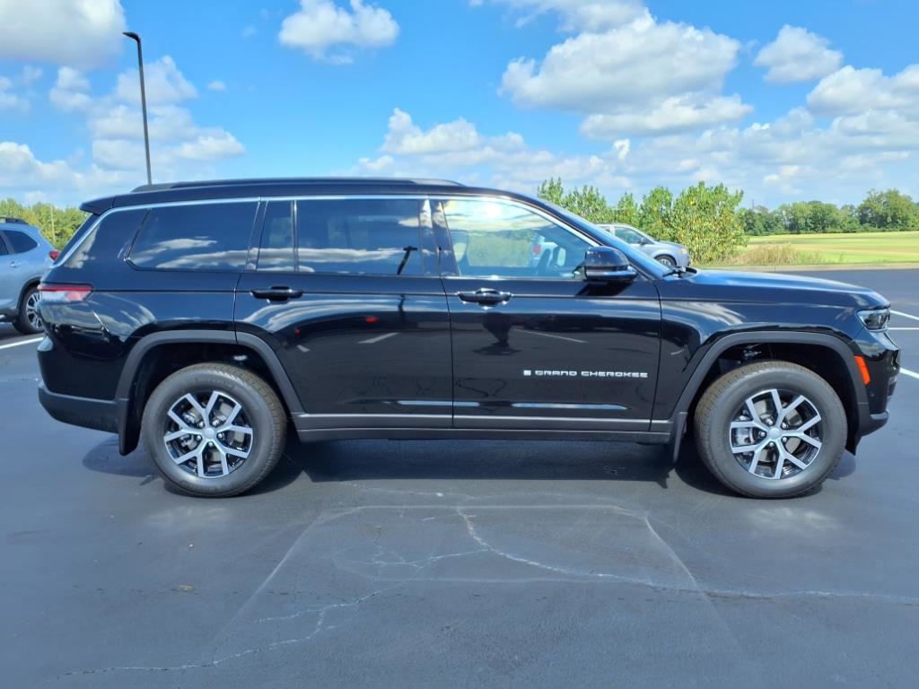 2025 Jeep Grand Cherokee Limited photo 15