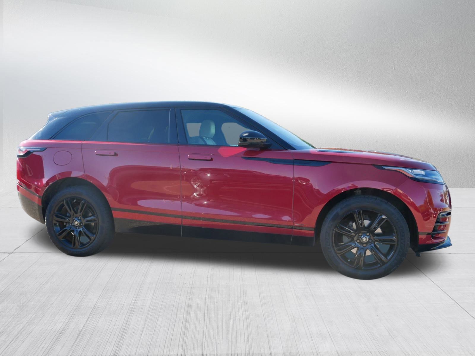 2020 Land Rover Range Rover Velar R-Dynamic S photo 4