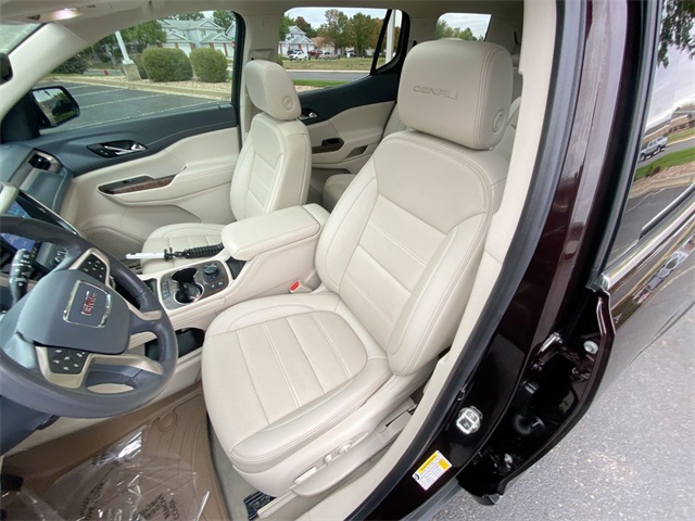 2021 Gmc Acadia Denali photo 3