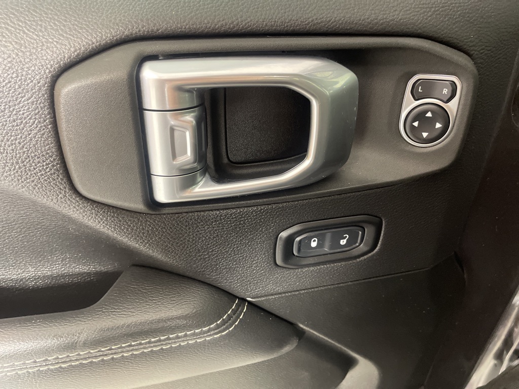 2022 Jeep Wrangler Unlimited Sahara 4xe photo 19