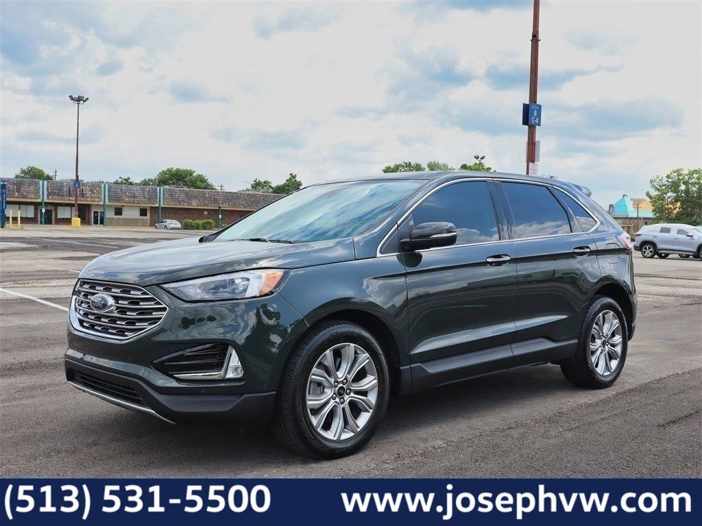 2024 Ford Edge Titanium's photo