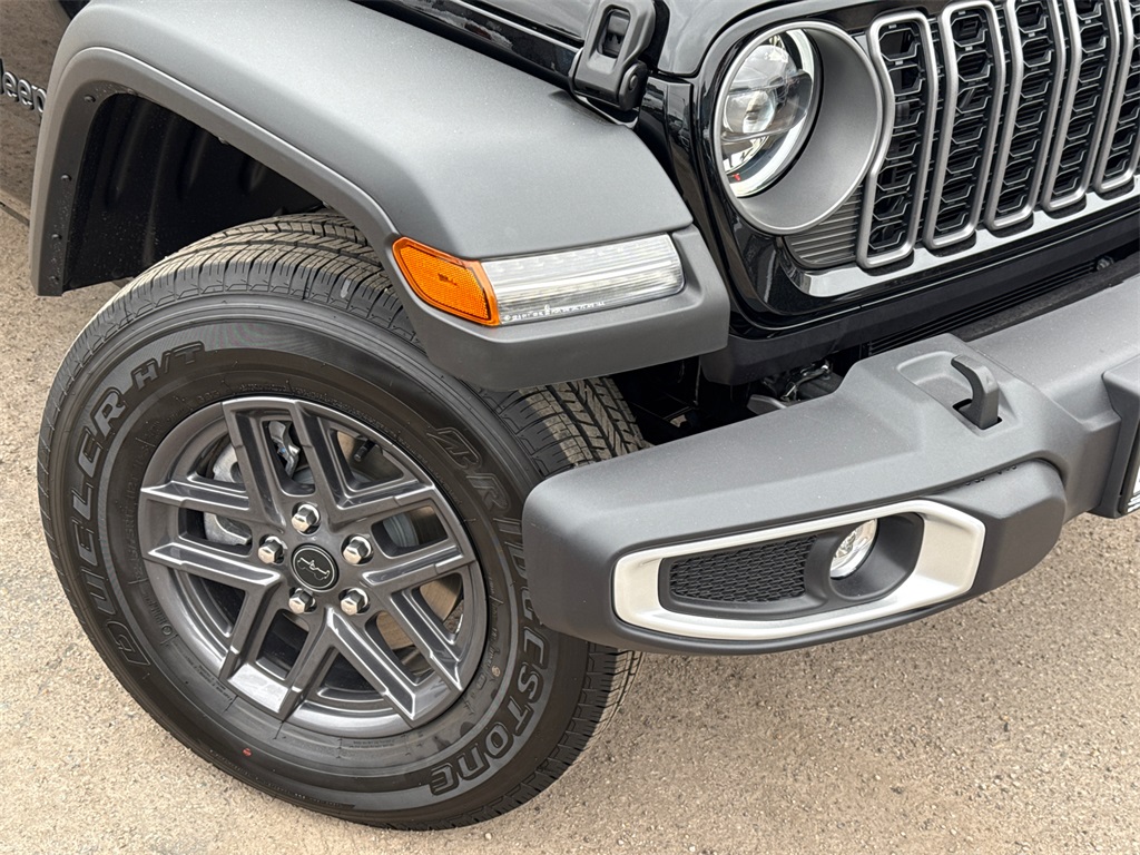 2025 Jeep Gladiator Sport S photo 3