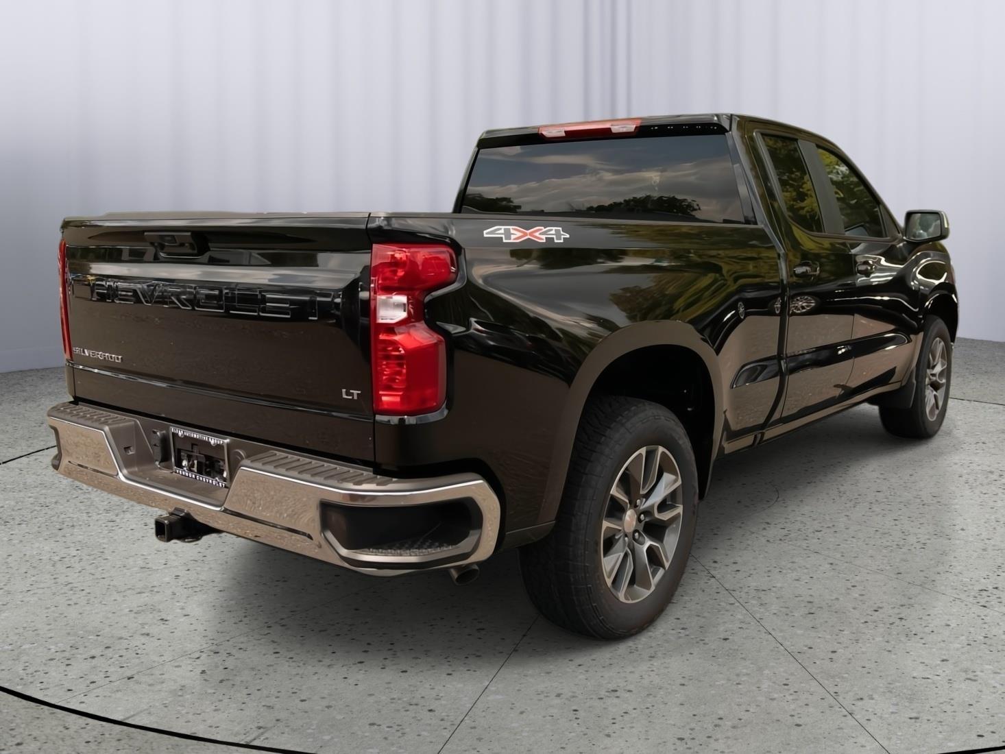 2025 Chevrolet Silverado 1500 LT photo 8