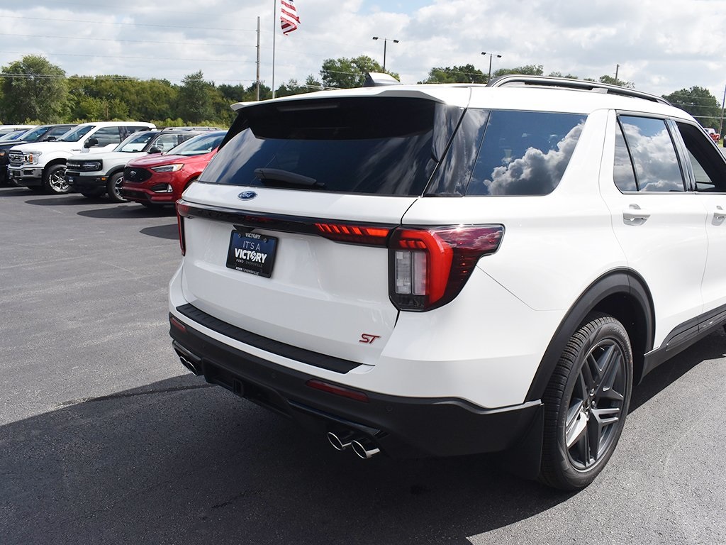 2025 Ford Explorer ST photo 27