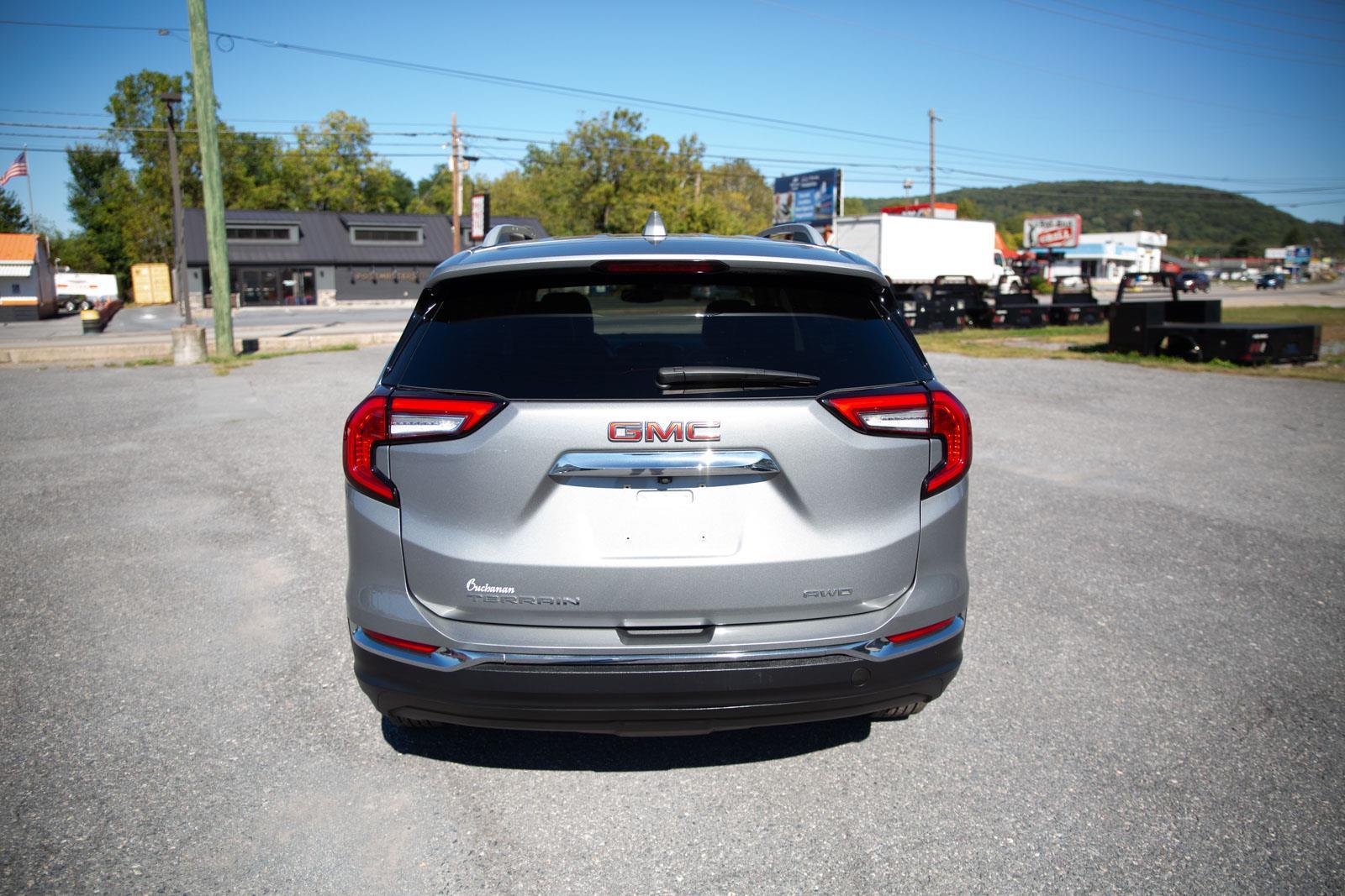 2024 Gmc Terrain SLT photo 4