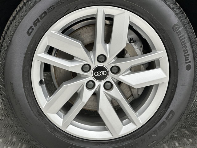 2022 Audi Q5 45 S line Premium photo 2