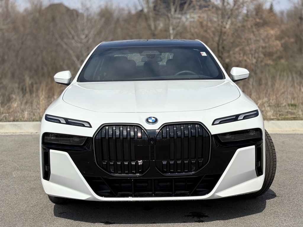 2025 Bmw i7 xDrive60 photo 2