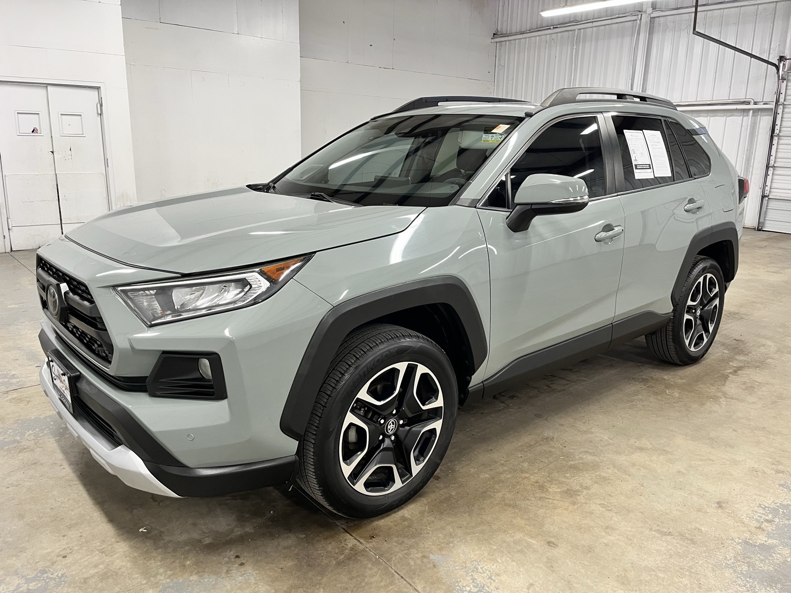 2019 Toyota RAV4 Adventure photo 3