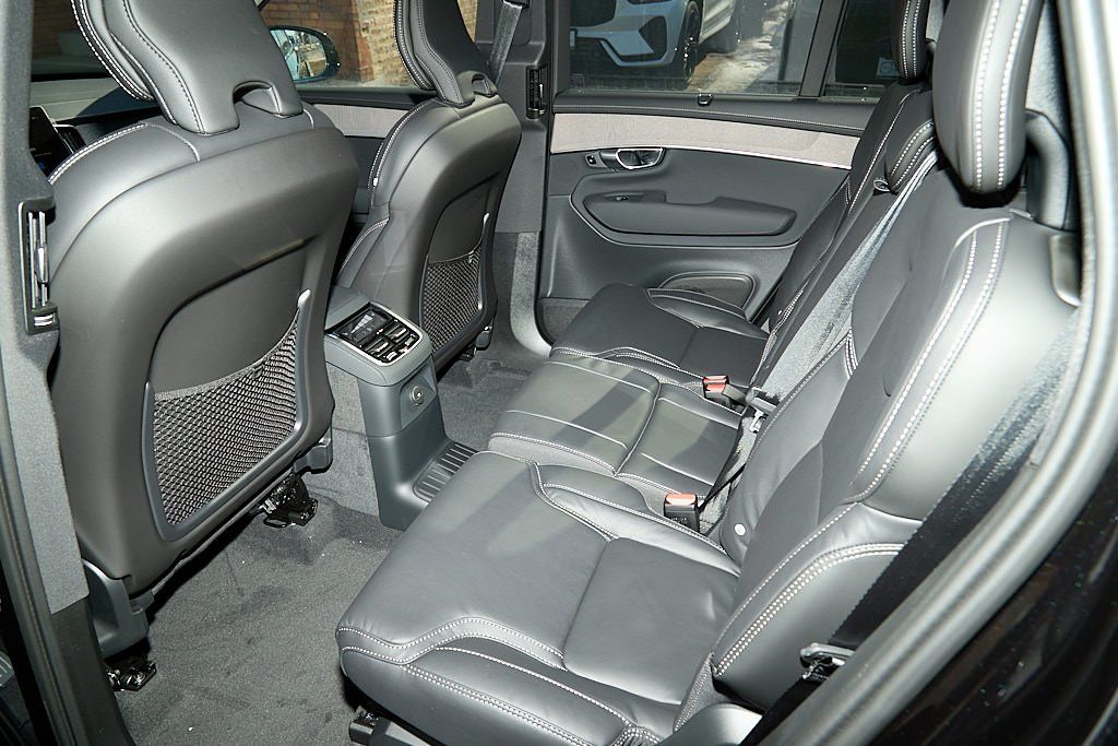 2026 VOLVO XC90 - Image 19